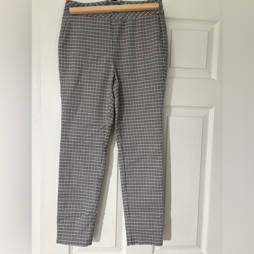 RW&CO Capri Pants